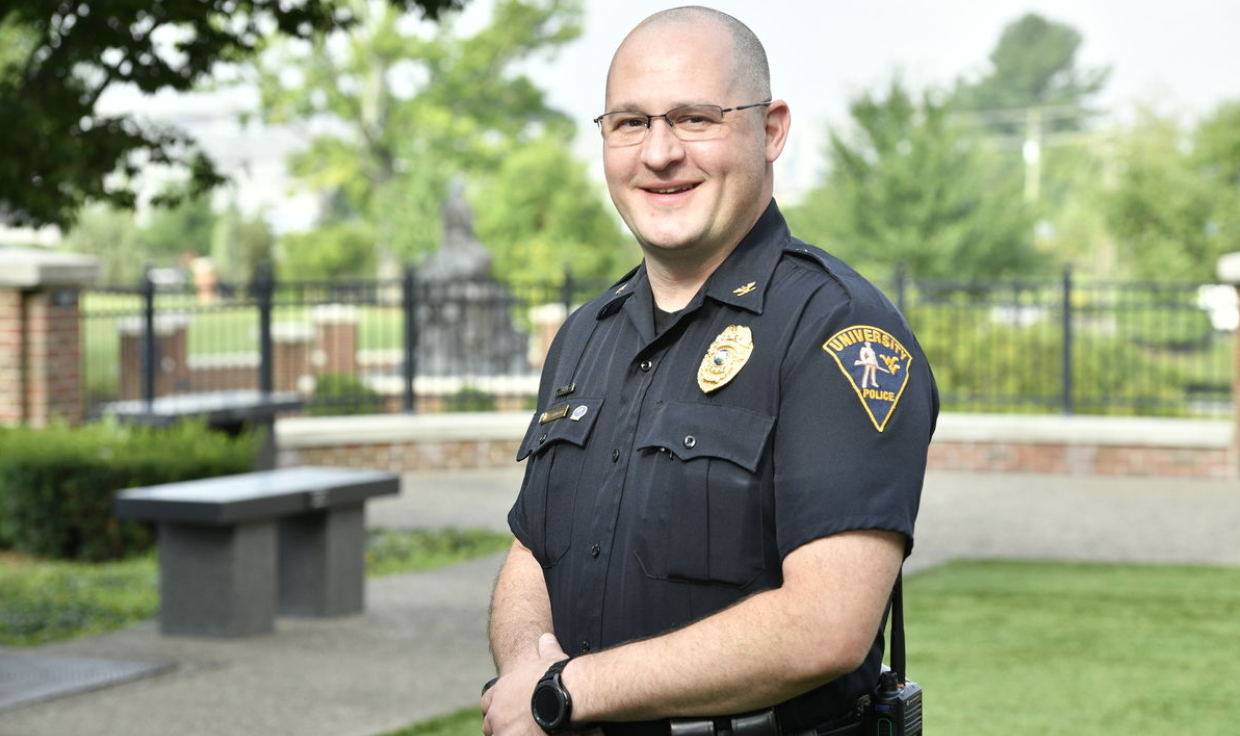 Police Chief In Trouble For Displaying Pro-police Flag Inside His Home 